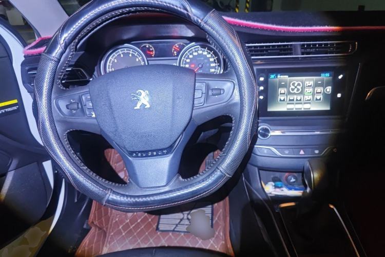 Used Peugeot 408 2014 1.8L Automatic Luxury Edition Steering Wheel