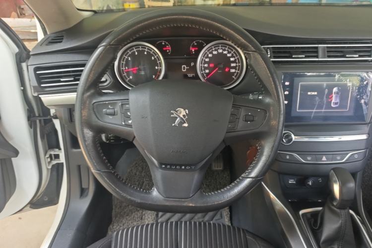 Used Peugeot 408 2014 1.8L Automatic Luxury Edition Steering Wheel