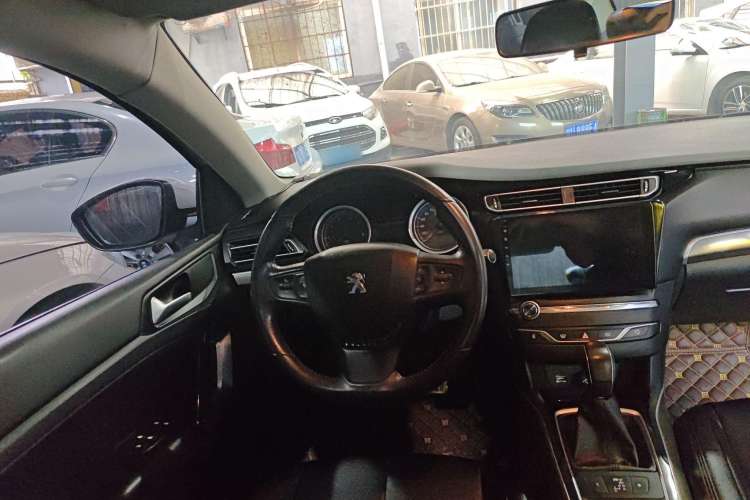 Used Peugeot 408 2014 1.8L Automatic Luxury Edition Steering Wheel