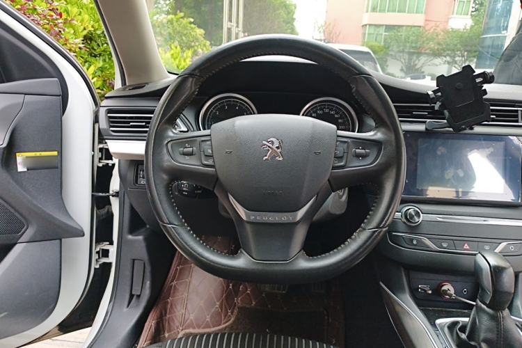 Used Peugeot 408 2014 1.8L Automatic Luxury Edition Steering Wheel