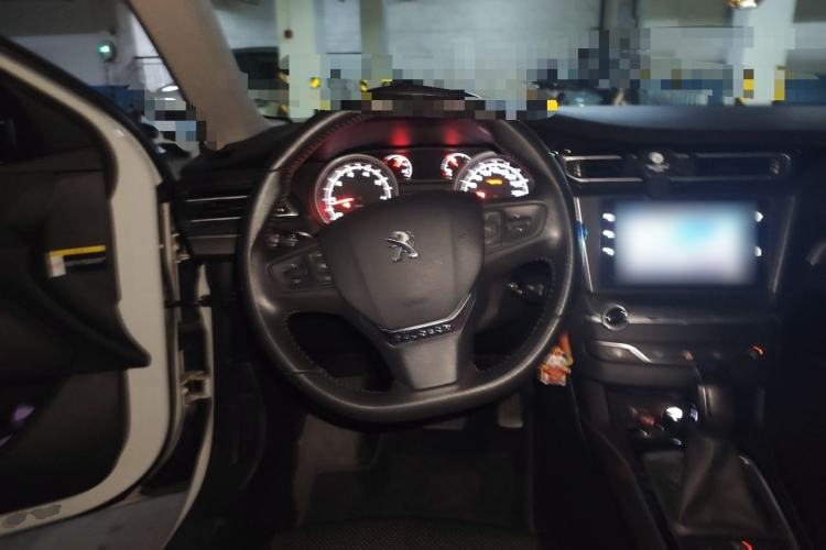 Used Peugeot 408 2014 1.8L Automatic Luxury Edition Steering Wheel