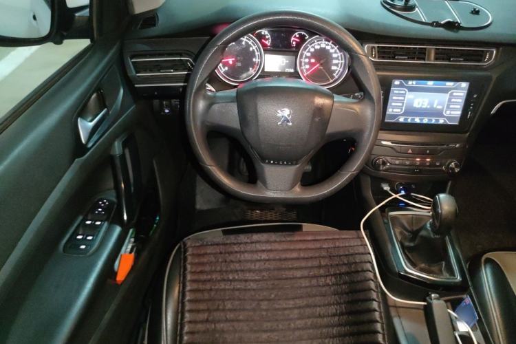 Used Peugeot 408 2014 1.8L Manual Leading Edition Steering Wheel