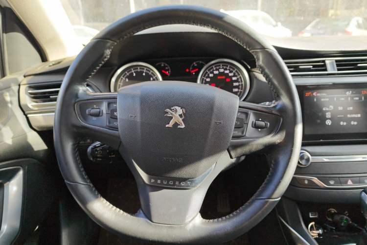 Used Peugeot 408 2014 1.8L Automatic Luxury Edition Steering Wheel