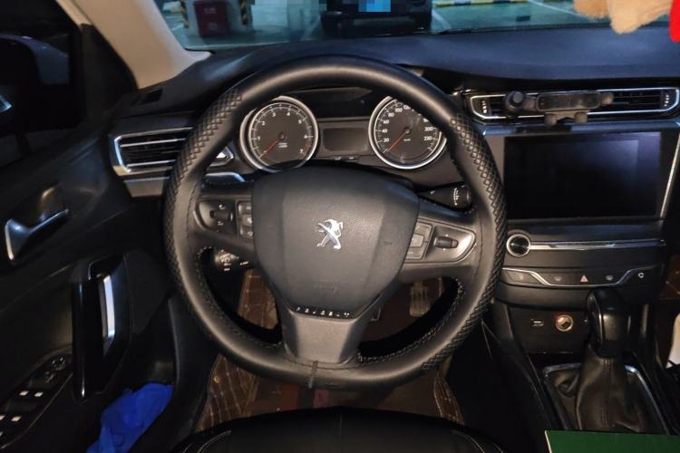 Used Peugeot 408 2014 1.8L Automatic Luxury Edition Steering Wheel