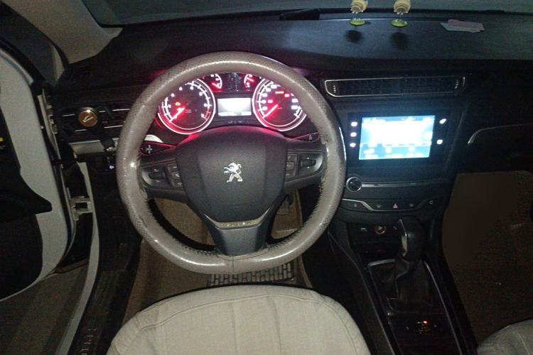 Used Peugeot 408 2014 1.8L Automatic Luxury Edition Steering Wheel