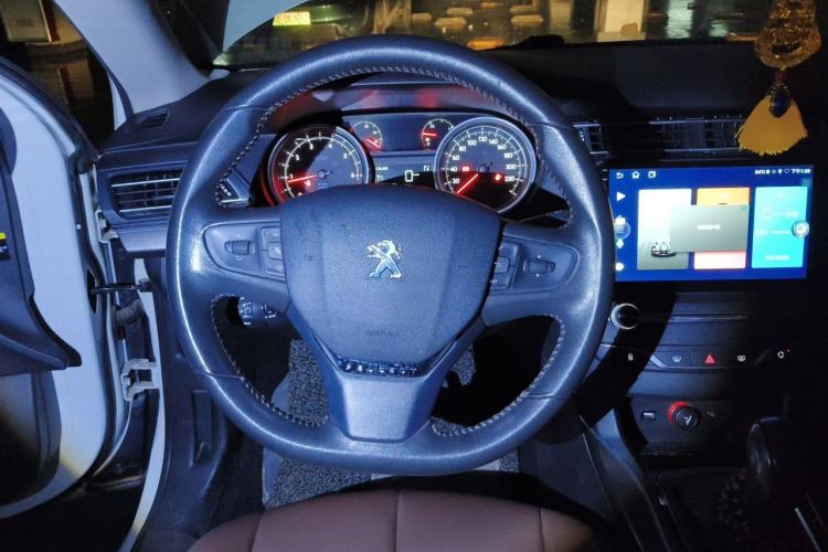 Used Peugeot 408 2014 1.8L Automatic Luxury Edition Steering Wheel