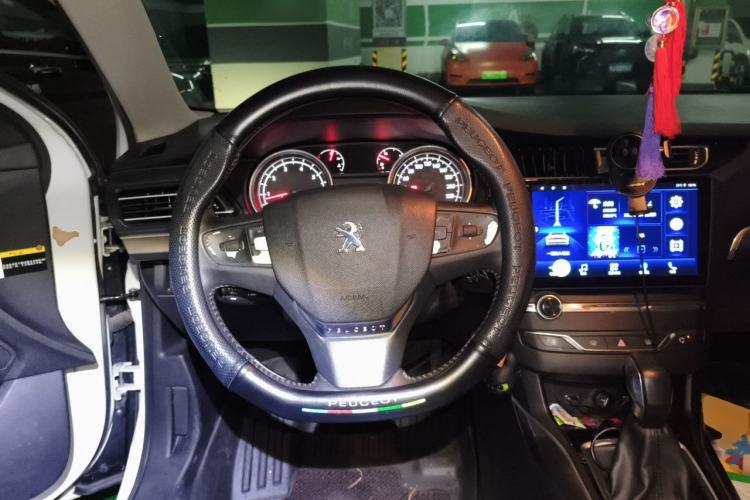 Used Peugeot 408 2014 1.8L Automatic Leading Edition Steering Wheel
