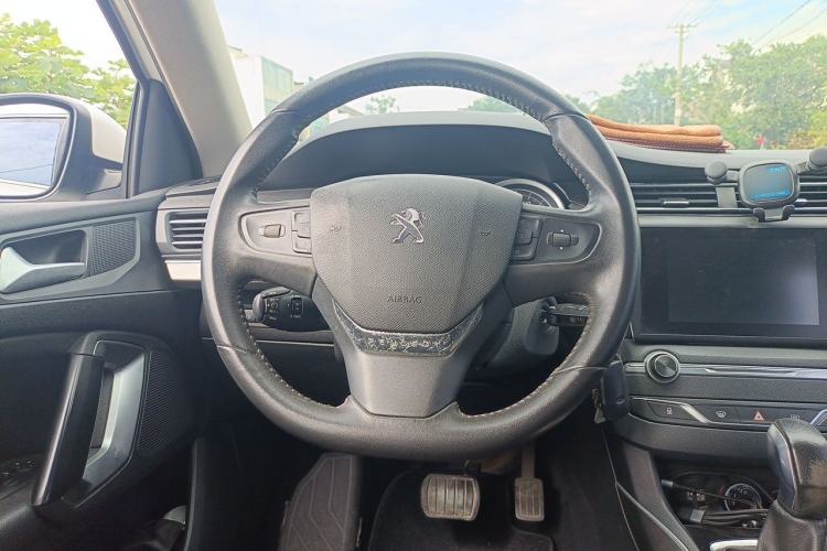 Used Peugeot 408 2014 1.8L Automatic Luxury Edition Steering Wheel