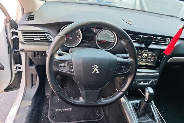 Used Peugeot 408 2014 1.8L Automatic Luxury Edition Steering Wheel