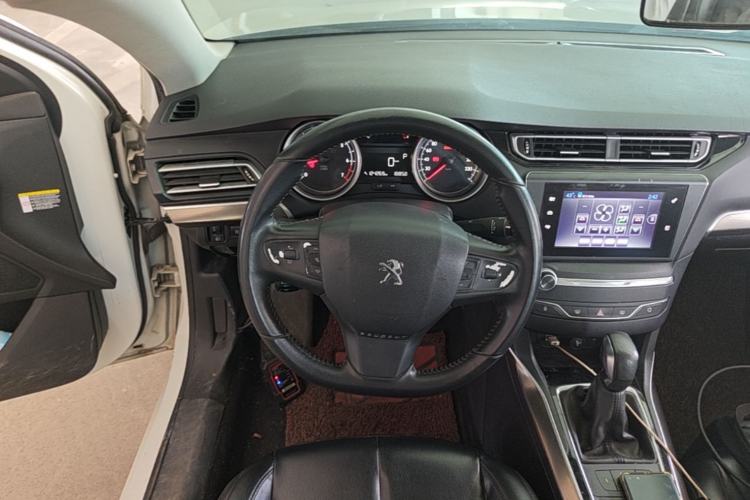 Used Peugeot 408 2014 1.8L Automatic Luxury Edition Steering Wheel