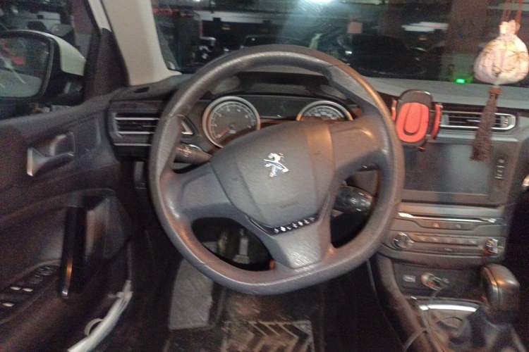 Used Peugeot 408 2014 1.8L Manual Leading Edition Steering Wheel