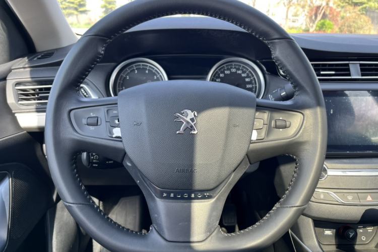 Used Peugeot 408 2014 1.8L Automatic Luxury Edition Steering Wheel