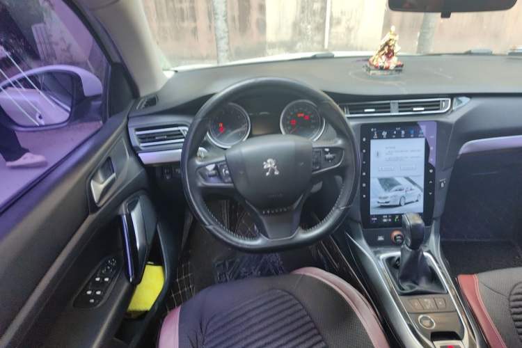 Used Peugeot 408 2014 1.8L Automatic Luxury Edition Steering Wheel