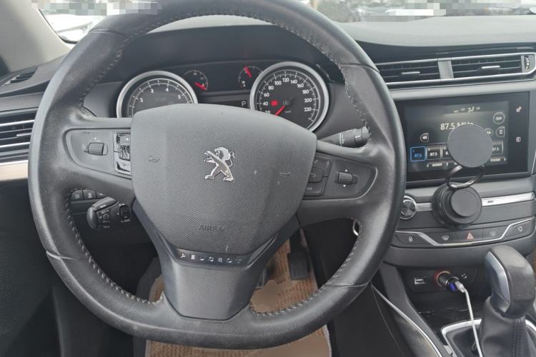 Used Peugeot 408 2014 1.8L Automatic Luxury Edition Steering Wheel