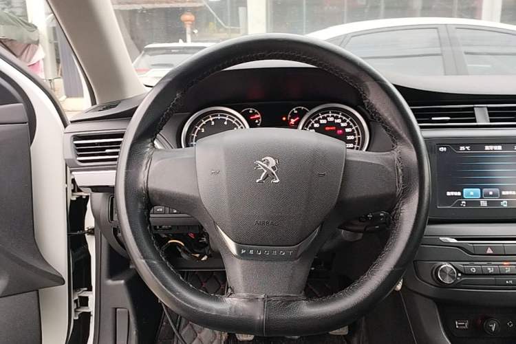 Used Peugeot 408 2014 1.8L Manual Leading Edition Steering Wheel