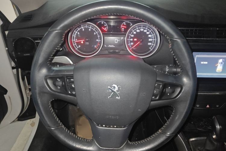 Used Peugeot 408 2014 1.8L Automatic Luxury Edition Steering Wheel