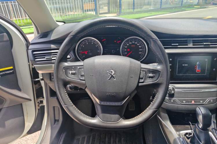 Used Peugeot 408 2014 1.8L Automatic Luxury Edition Steering Wheel
