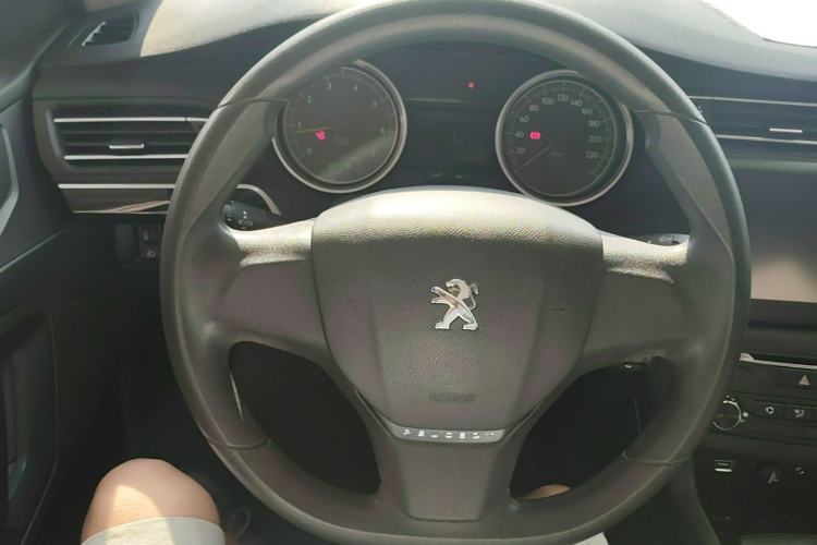 Used Peugeot 408 2014 1.8L Manual Leading Edition Steering Wheel