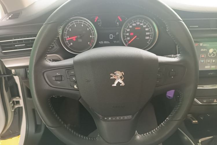 Used Peugeot 408 2014 1.8L Automatic Luxury Edition Steering Wheel