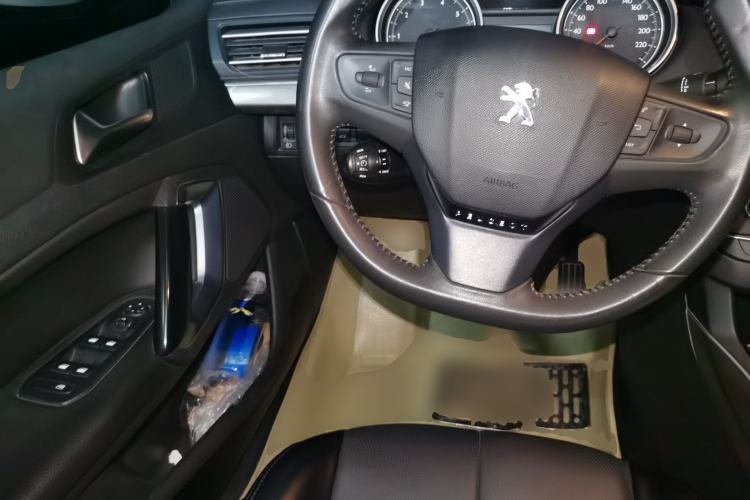 Used Peugeot 408 2014 1.8L Automatic Luxury Edition Steering Wheel
