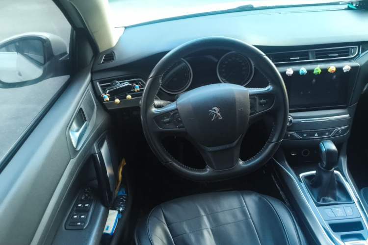 Used Peugeot 408 2014 1.8L Automatic Luxury Edition Steering Wheel