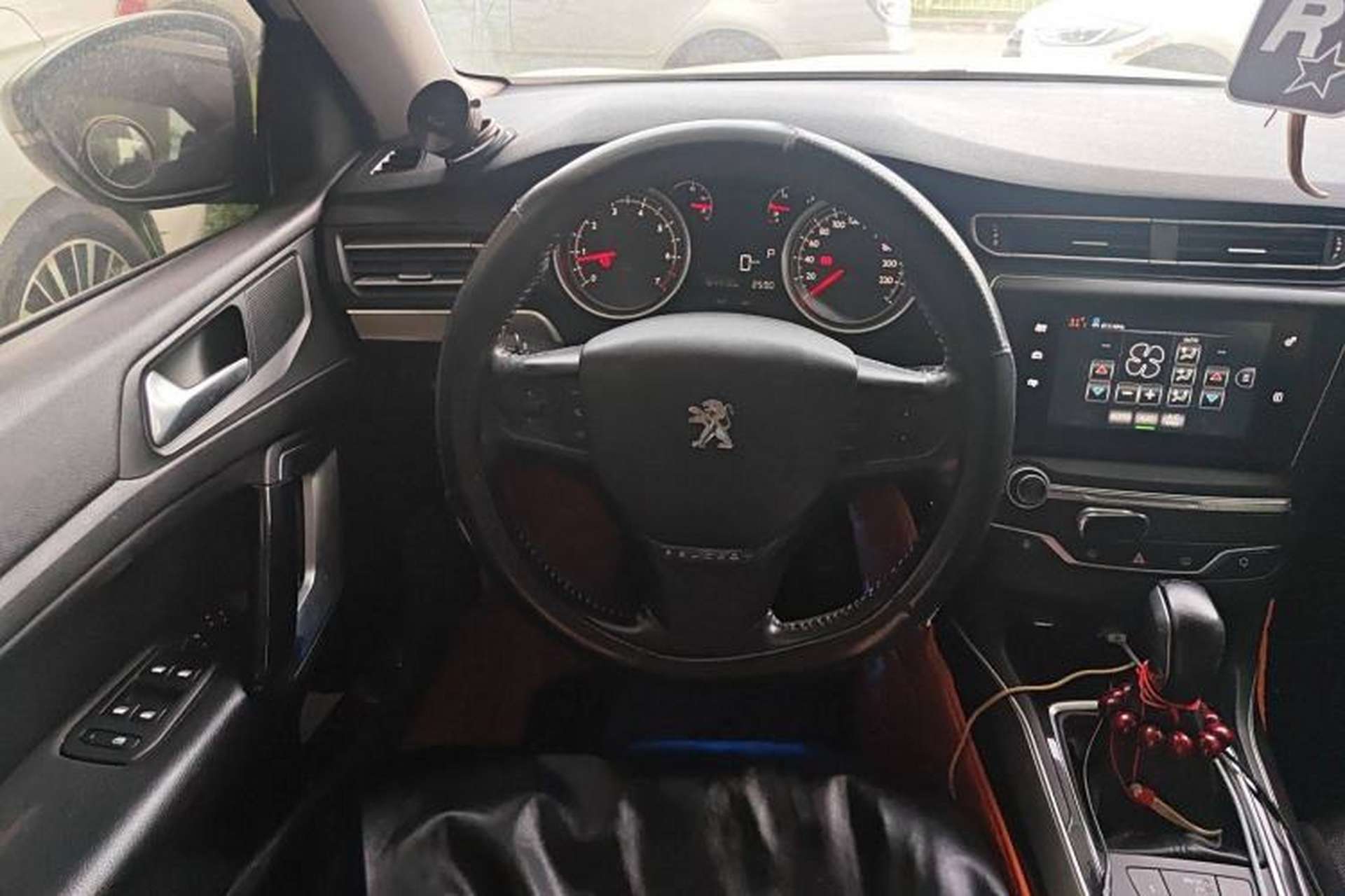 Used Peugeot 408 2014 1.8L Automatic Luxury Edition Steering Wheel
