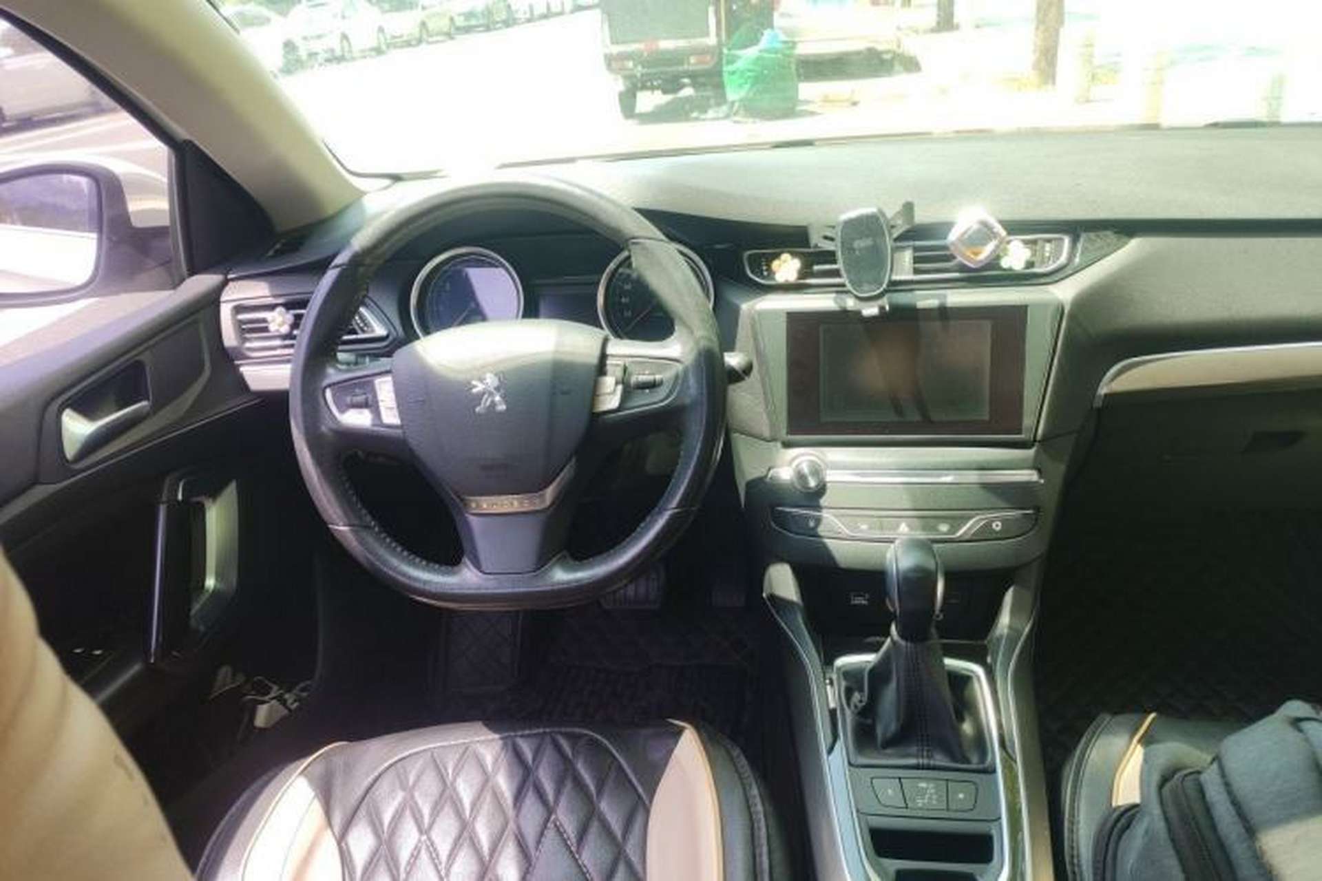 Used Peugeot 408 2014 1.8L Automatic Luxury Edition Steering Wheel
