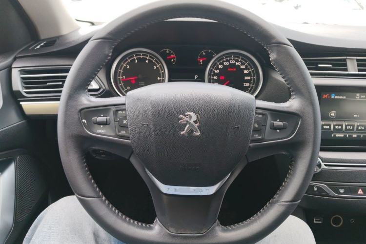 Used Peugeot 408 2014 1.6T Automatic Prestige Edition Steering Wheel