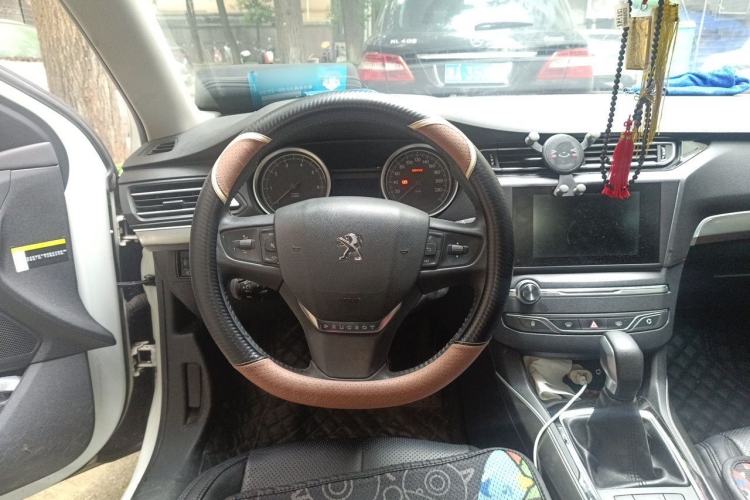 Used Peugeot 408 2014 1.8L Automatic Luxury Edition Steering Wheel