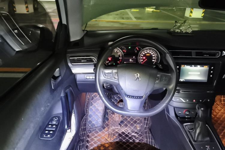 Used Peugeot 408 2014 1.6T Automatic Supreme Edition Steering Wheel