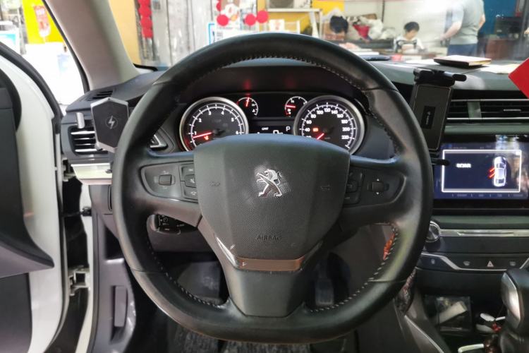 Used Peugeot 408 2014 1.8L Automatic Luxury Edition Steering Wheel