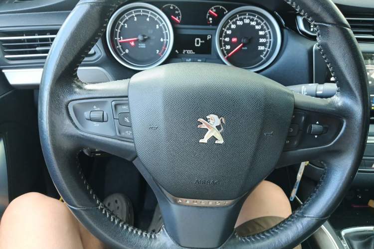 Used Peugeot 408 2014 1.8L Automatic Luxury Edition Steering Wheel
