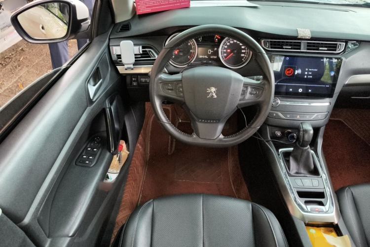 Used Peugeot 408 2014 1.8L Automatic Luxury Edition Steering Wheel