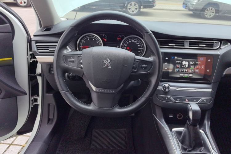 Used Peugeot 408 2014 1.8L Automatic Luxury Edition Steering Wheel