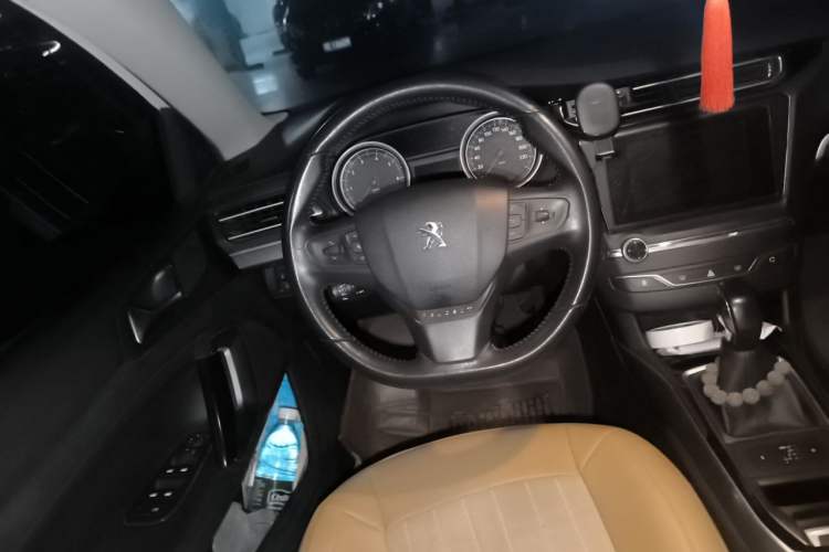 Used Peugeot 408 2014 1.8L Automatic Luxury Edition Steering Wheel