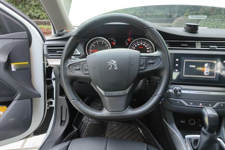Used Peugeot 408 2014 1.8L Automatic Luxury Edition Steering Wheel