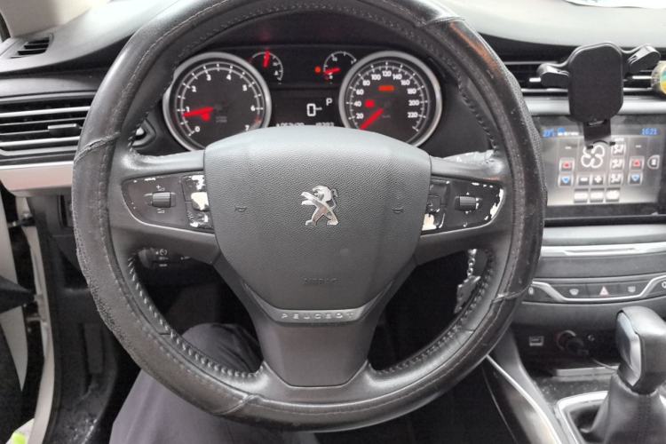 Used Peugeot 408 2014 1.8L Automatic Luxury Edition Steering Wheel