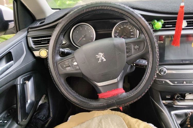Used Peugeot 408 2014 1.8L Automatic Luxury Edition Steering Wheel