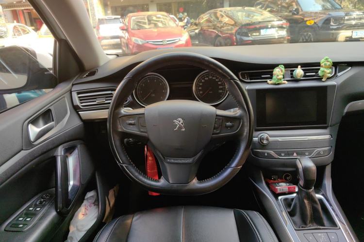 Used Peugeot 408 2014 1.8L Automatic Luxury Edition Steering Wheel