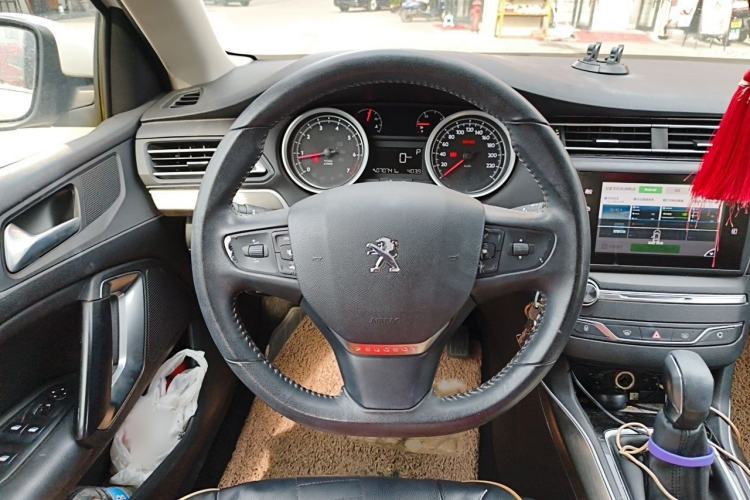 Used Peugeot 408 2014 1.8L Automatic Luxury Edition Steering Wheel