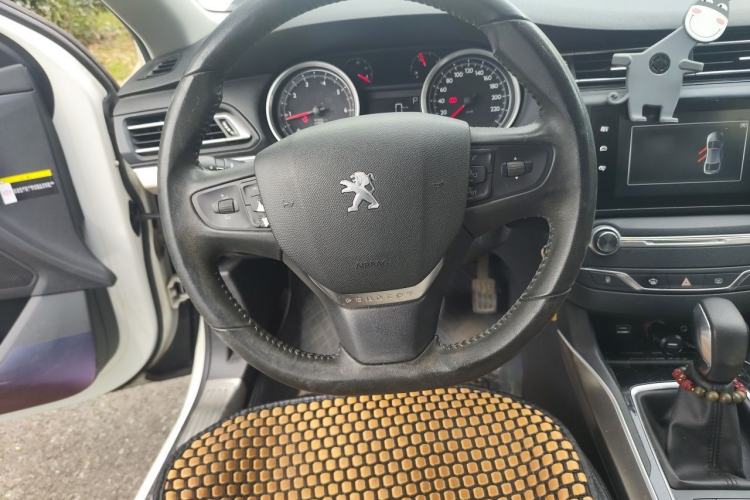 Used Peugeot 408 2014 1.8L Automatic Luxury Edition Steering Wheel