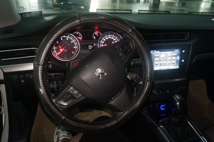 Used Peugeot 408 2014 1.8L Automatic Luxury Edition Steering Wheel