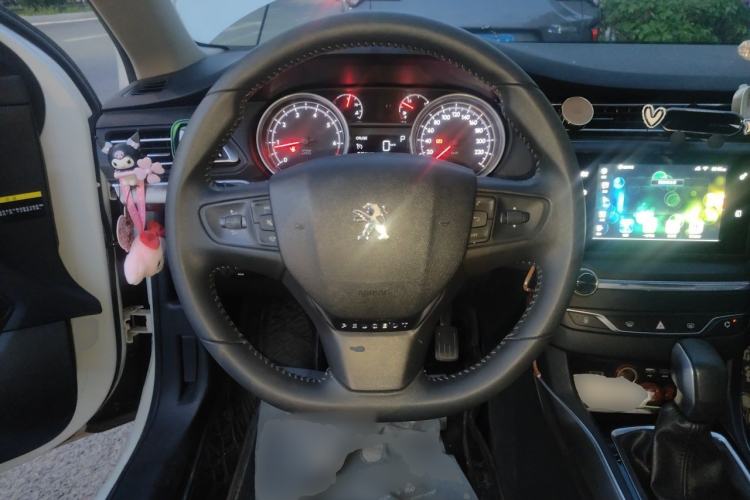 Used Peugeot 408 2014 1.8L Automatic Luxury Edition Steering Wheel