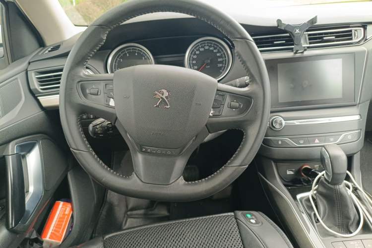 Used Peugeot 408 2014 1.8L Automatic Luxury Edition Steering Wheel