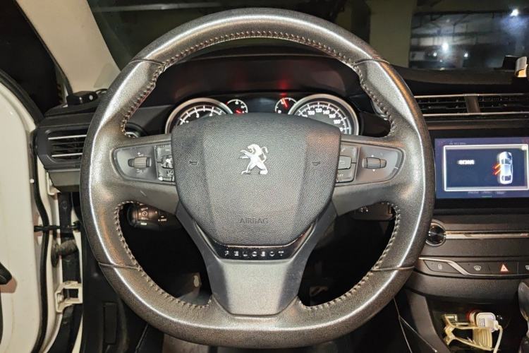 Used Peugeot 408 2014 1.8L Automatic Luxury Edition Steering Wheel