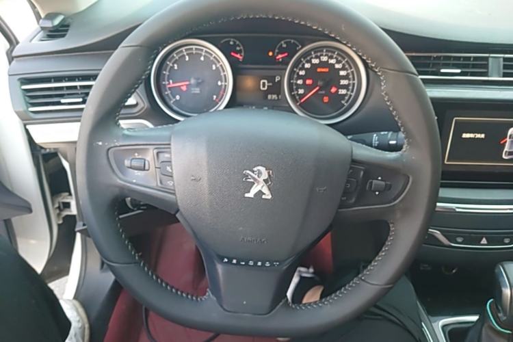 Used Peugeot 408 2014 1.8L Automatic Luxury Edition Steering Wheel