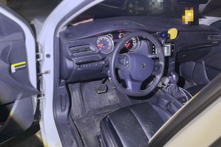 Used Peugeot 408 2014 1.8L Automatic Luxury Edition Steering Wheel