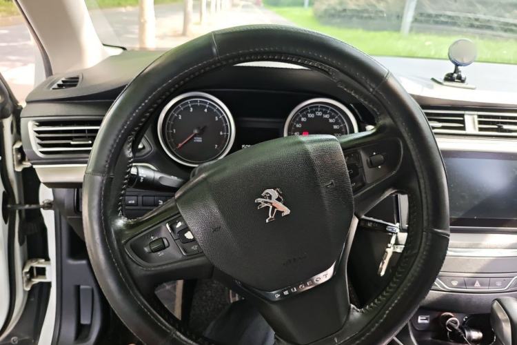 Used Peugeot 408 2014 1.8L Automatic Luxury Edition Steering Wheel