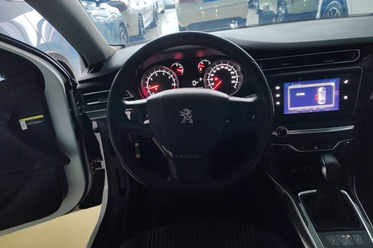 Used Peugeot 408 2014 1.8L Automatic Luxury Edition Steering Wheel