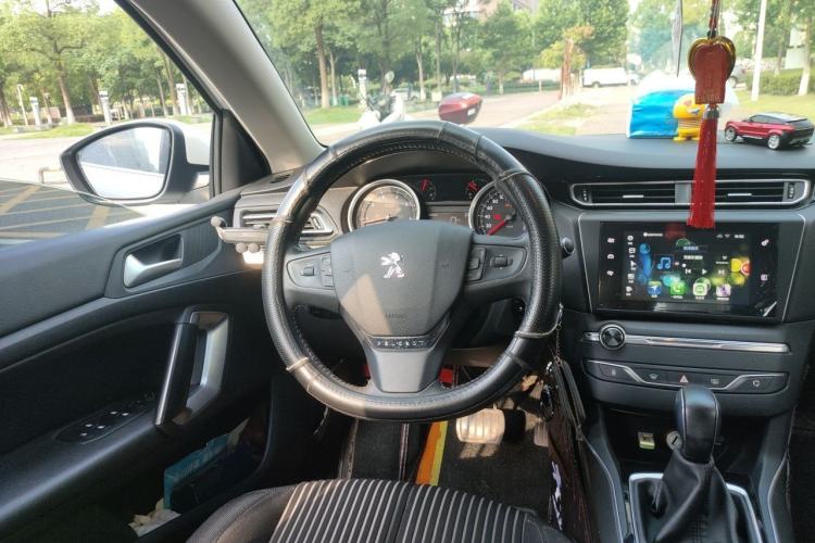 Used Peugeot 408 2014 1.8L Automatic Luxury Edition Steering Wheel
